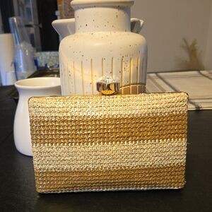 Elegant Gold and Cream Clutch 🤎 ✨️  ⭐️✨️NEW  ⭐️✨️
